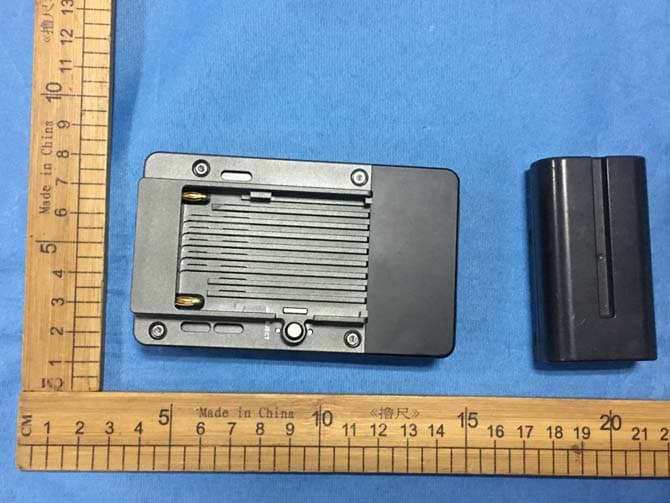 Vaxis wireless video system - FCC ID 2AJOF-ATOM500-TX - Hunan GM Innovation Technology Co., Ltd (2)