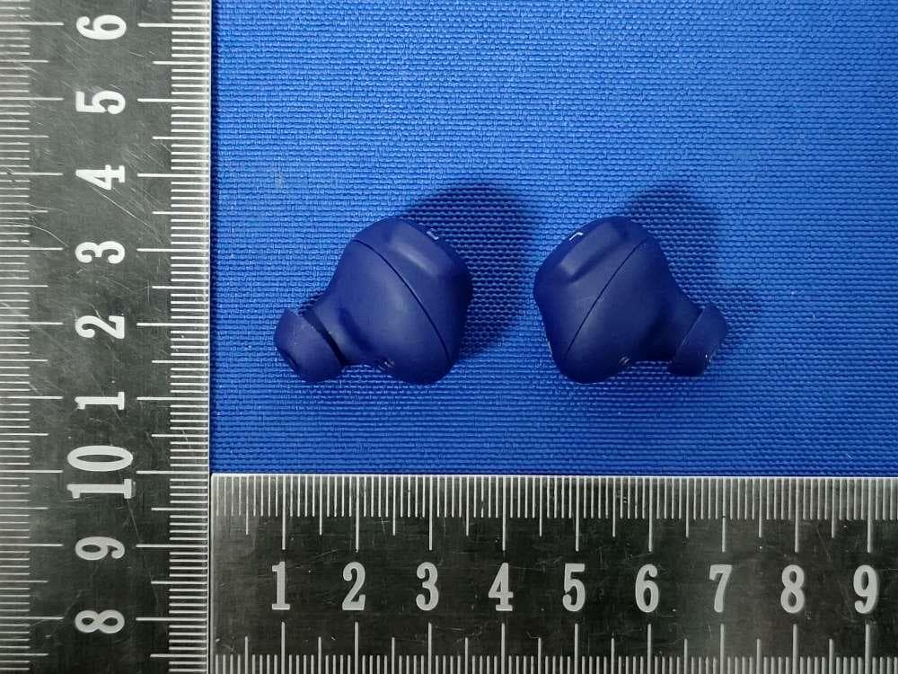 TRUE WIRELESS EARBUDS - FCC ID 2AJQ7-DSTWS - QUEST USA CORP