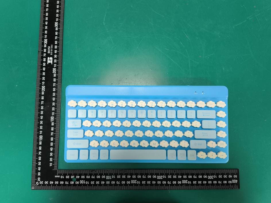 WIRELESS KEYBOARDS STRAWBERRY/CLOUD - FCC ID 2AJQ7KEYBOARD2 - QUEST USA CORP