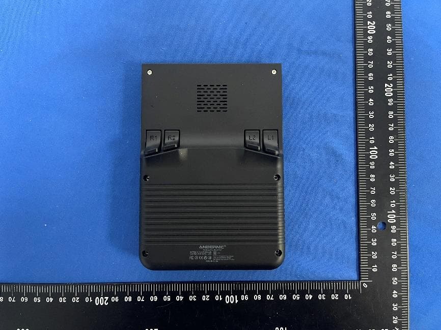 Handheld Game Console - FCC ID 2AJU8-RG477V - Shenzhen Yangliming Electronic Technology Co., Ltd. (2)
