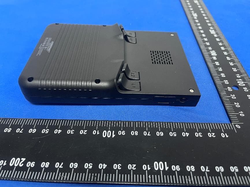 Handheld Game Console - FCC ID 2AJU8-RG477V - Shenzhen Yangliming Electronic Technology Co., Ltd. (4)