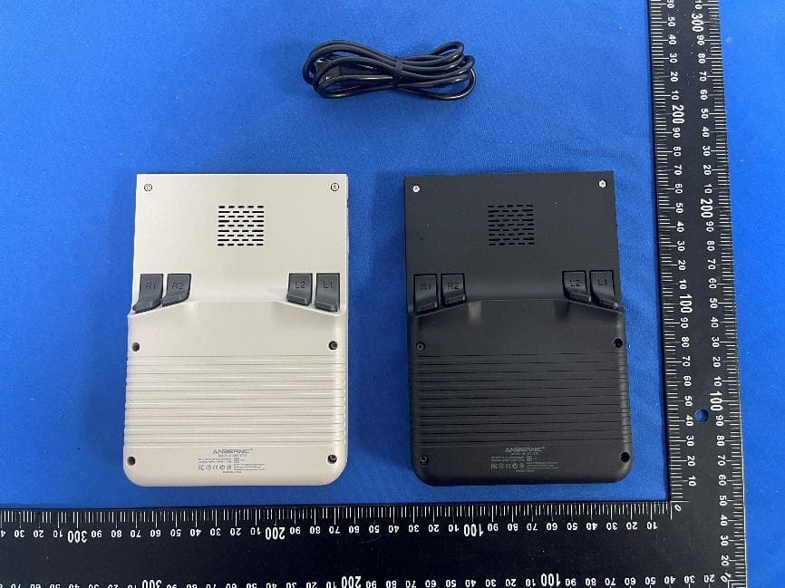 Handheld Game Console - FCC ID 2AJU8-RG477V - Shenzhen Yangliming Electronic Technology Co., Ltd. (5)
