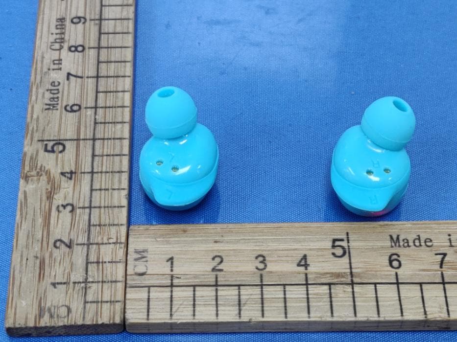 TWS EARBUDS - FCC ID 2AJUM-FUGTWSEB - Aduro Products ,LLC (5)