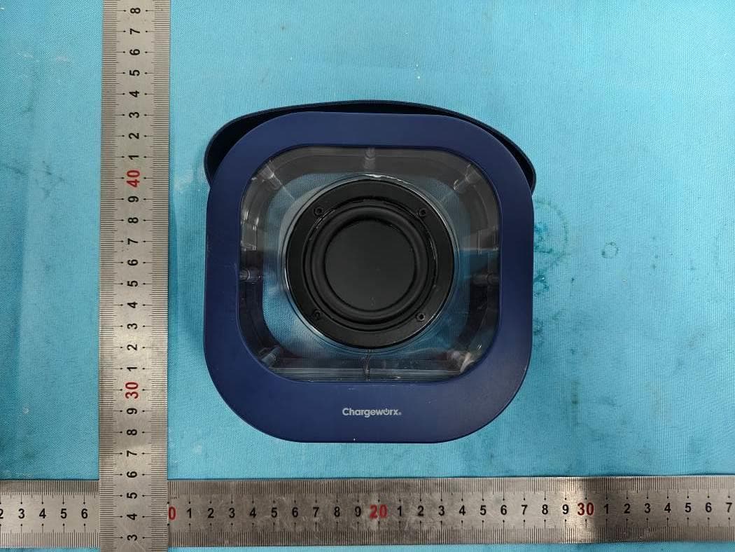 Karaoke speaker - FCC ID 2AJVKKH133 - Foto Electric Supply Co., INC. (2)