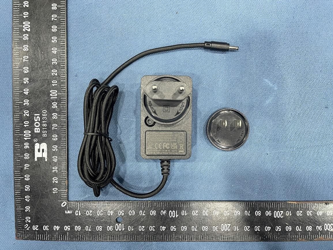 Base Station - Hub Edition Global - FCC ID 2AJYRNM01216285 - Nomad Goods, Inc.