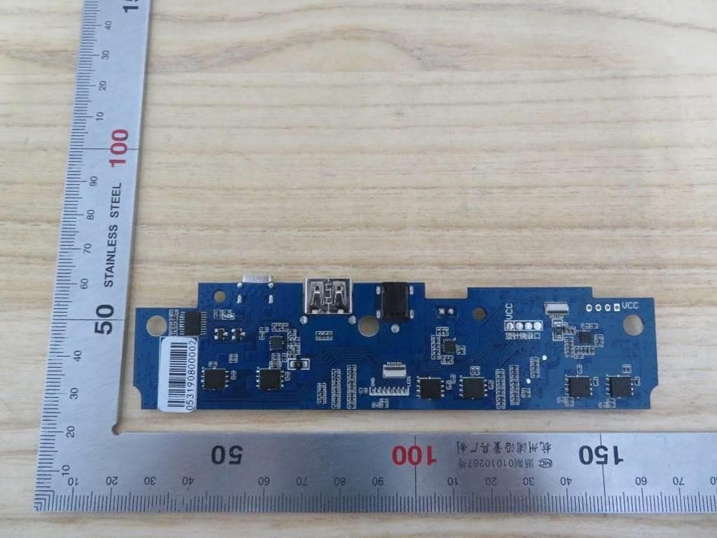 Base Station Hub Edition - FCC ID 2AJYRNM30011A30 - Nomad Goods, Inc. (2)