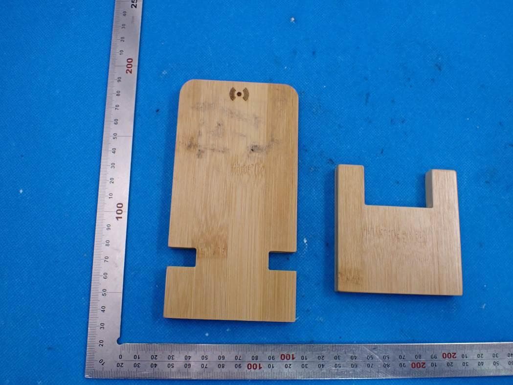 Bamboo wireless charging phone stand - FCC ID 2AJZY-SA329 - Ningbo Gecen Promotion & Gift Co., Ltd (3)