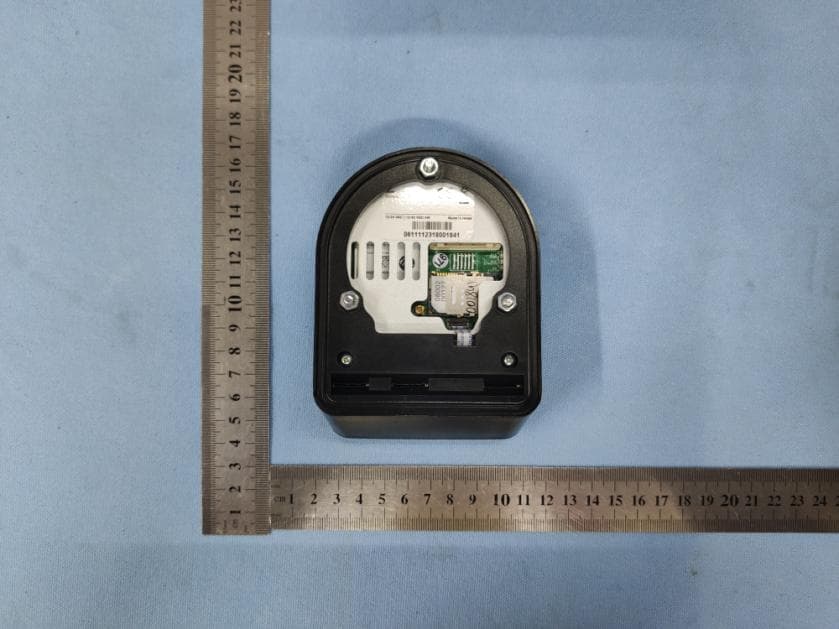 Innovative card reader & telemetry device Featuring NFC payments & QR codes - FCC ID 2AK6L-ONYX - NAYAX LTD (2)