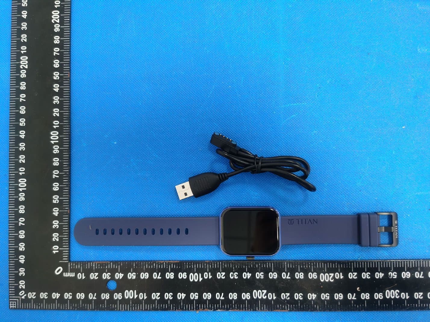 Smart watch - FCC ID 2AK9F-90165 - Titan Company Limited