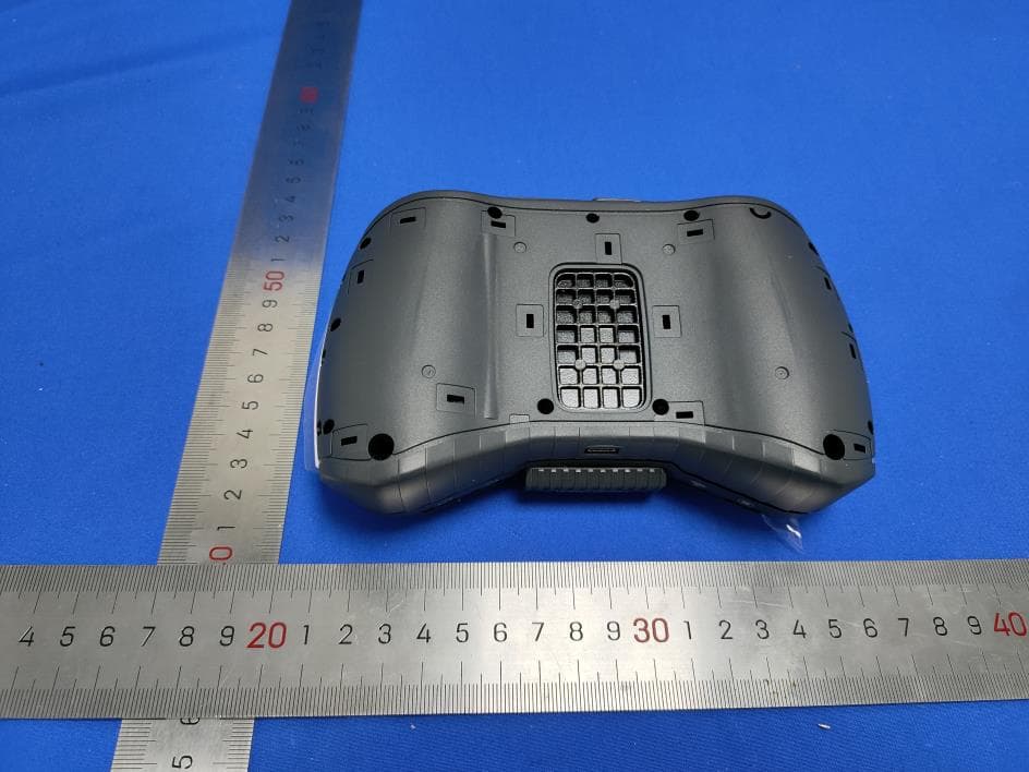 controller for unmanned aircraft system - FCC ID 2AKBMPRC30 - Powervision Tech Inc. (4)