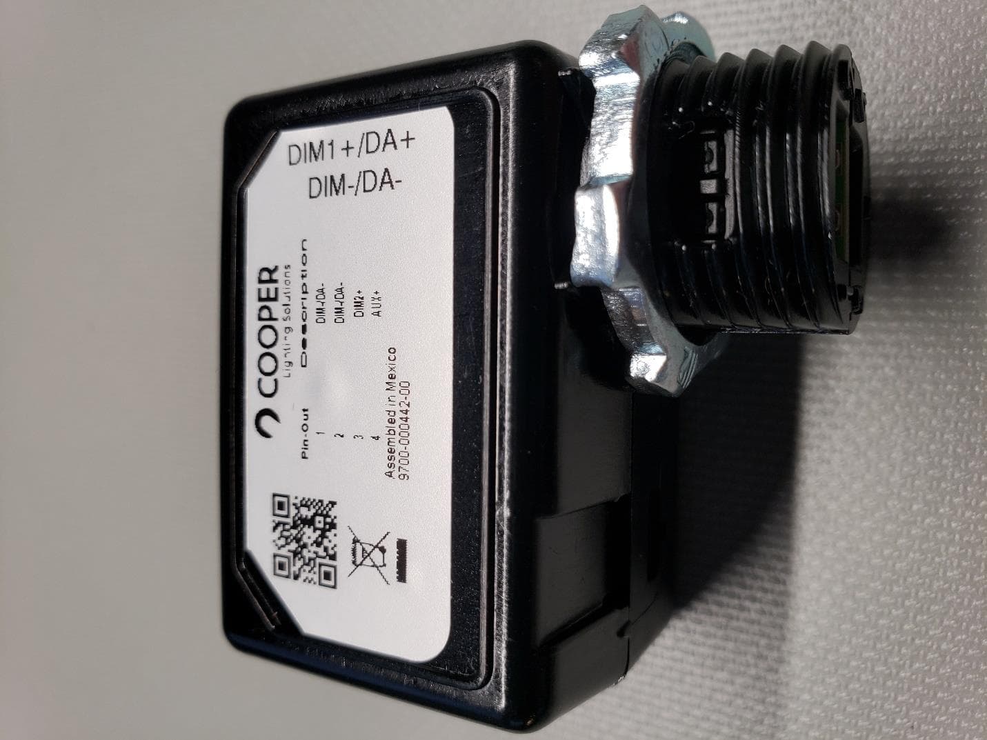 Wavelinx Pro Wireless Node - FCC ID 2AKCY-0028000021 - Cooper Lighting LLC