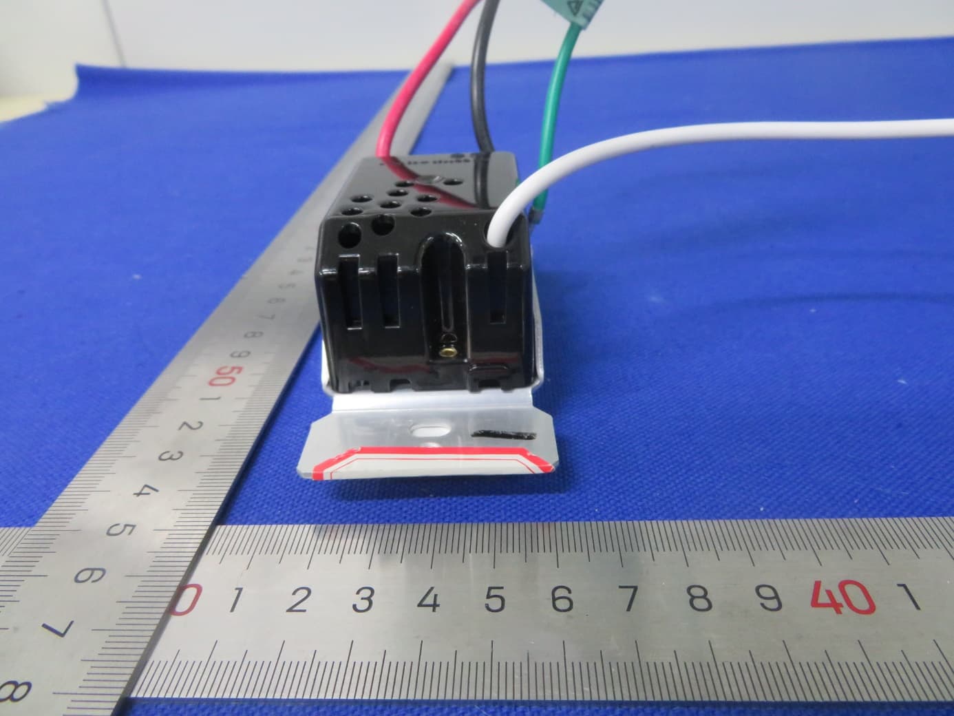 In-Wall Accessory Smart Switch - FCC ID 2AKCY-HIWACS1BLE40A - Cooper Lighting LLC (4)