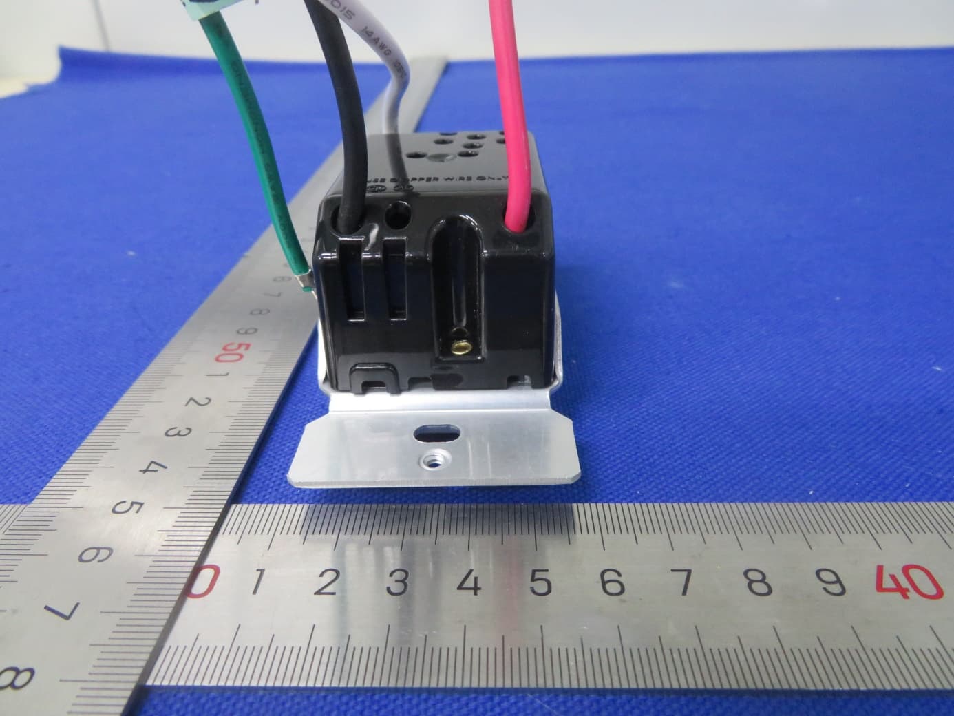 In-Wall Accessory Smart Switch - FCC ID 2AKCY-HIWACS1BLE40A - Cooper Lighting LLC (3)