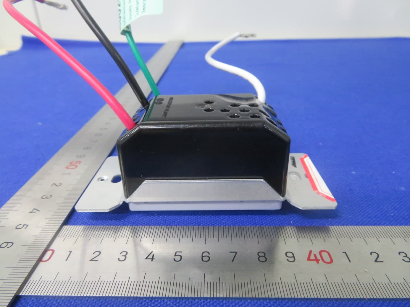 In-Wall Accessory Smart Switch - FCC ID 2AKCY-HIWACS1BLE40A - Cooper Lighting LLC (5)