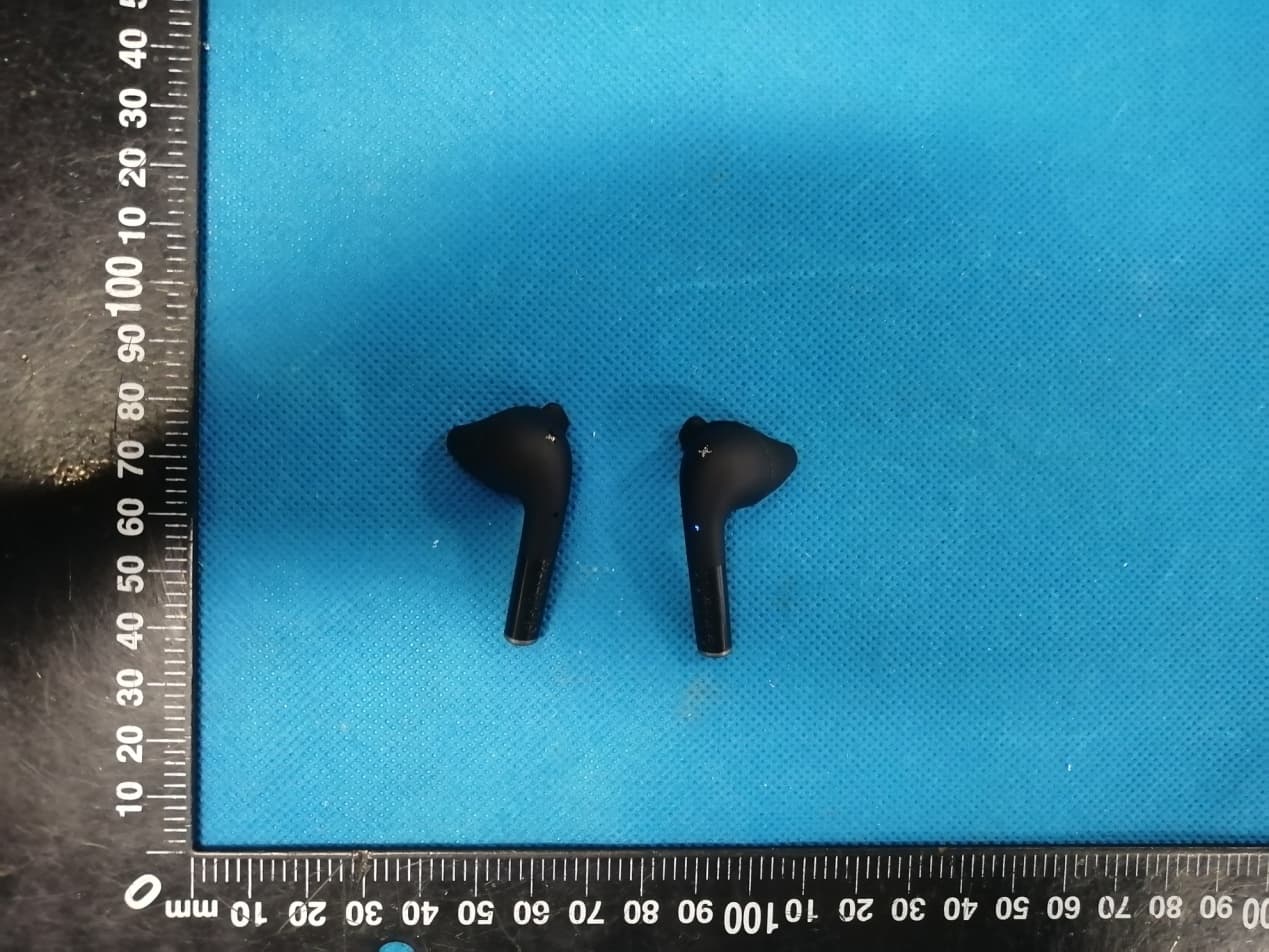 Bluetooth Headsets - FCC ID 2AKFED421 - The Art of Utility AB