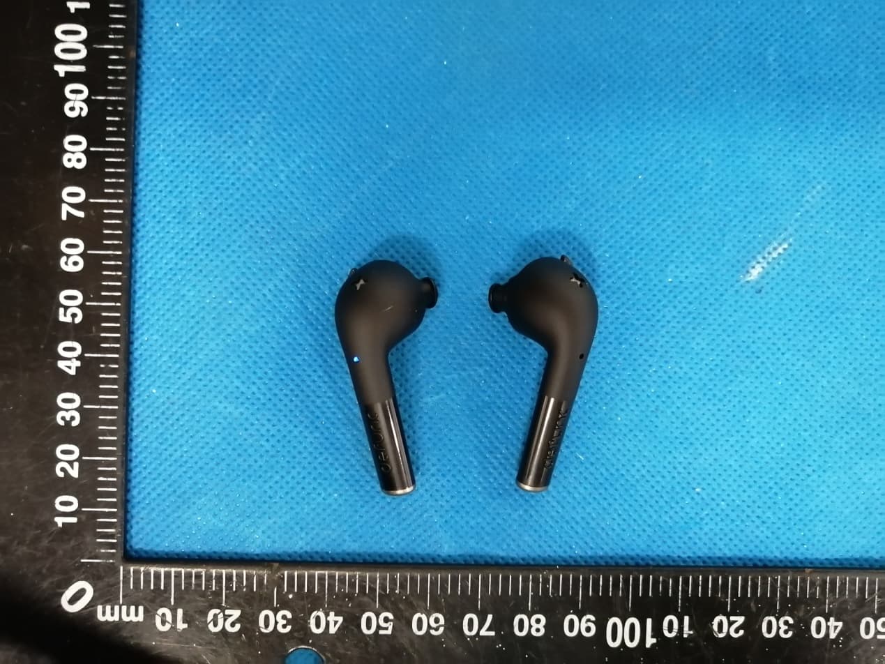 Bluetooth Headsets - FCC ID 2AKFED422 - The Art of Utility AB