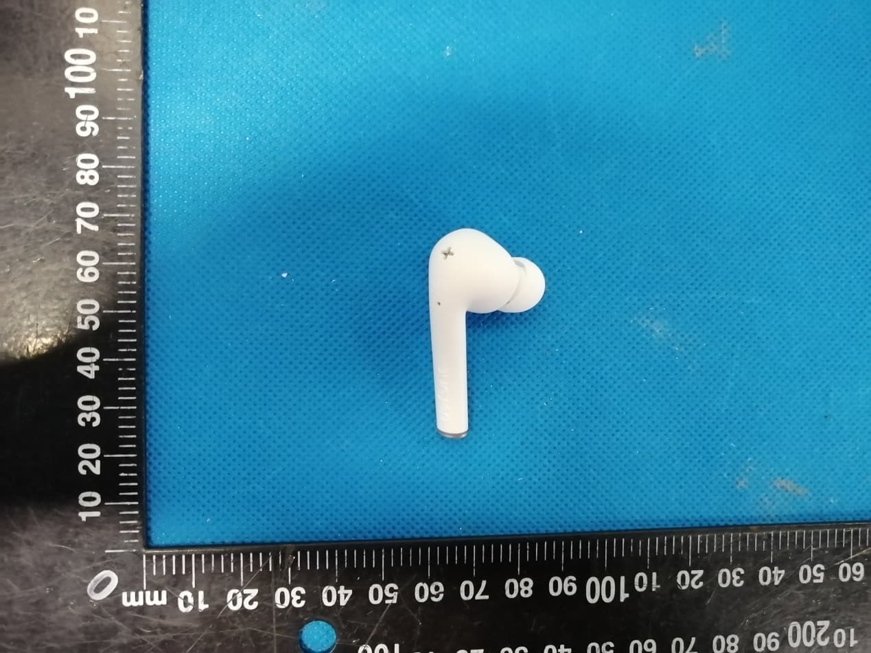 Bluetooth Gaming Headsets - FCC ID 2AKFED424 - The Art of Utility AB (2)