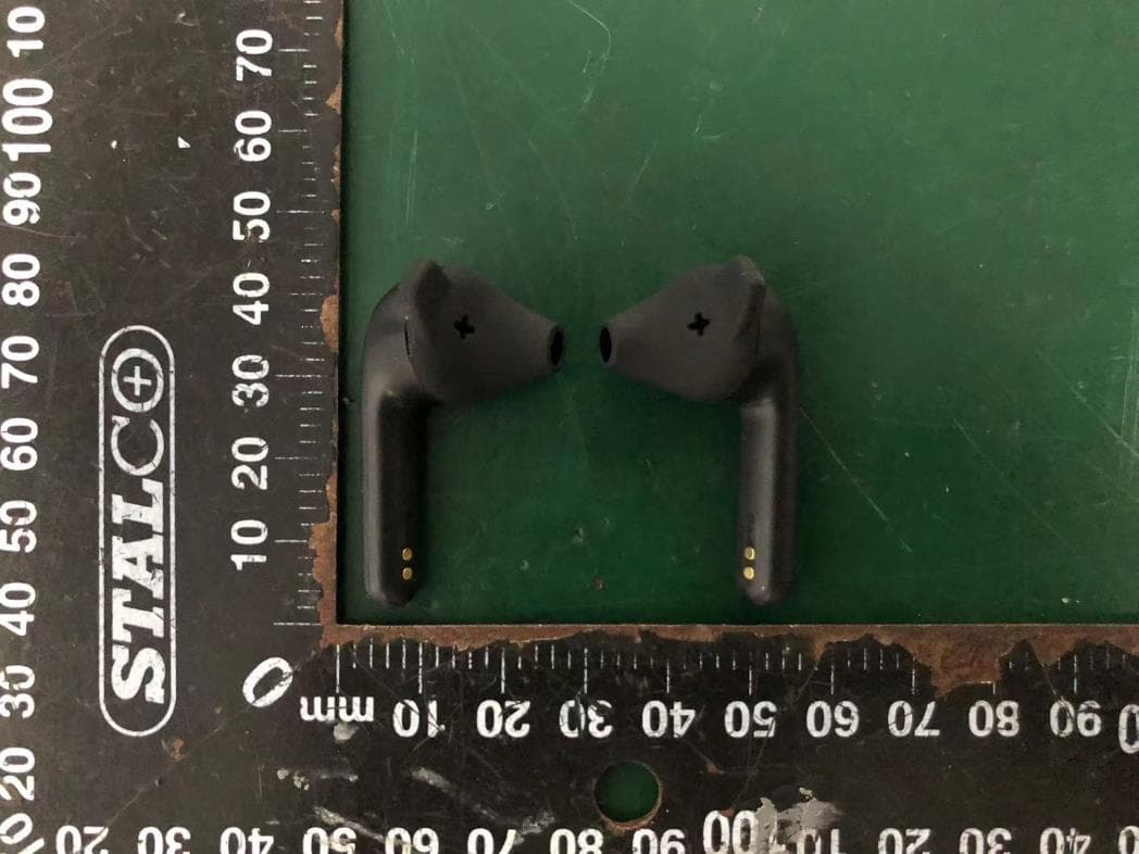 Bluetooth Headset - FCC ID 2AKFED42B - The Art of Utility AB (3)