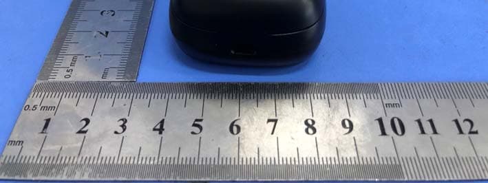 Pro True Wireless Earbuds - FCC ID 2AKI8-20526 - TOPWAY EM ENTERPRISE LTD. (4)