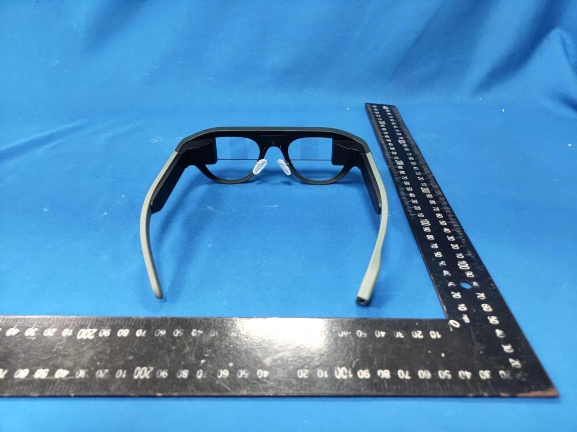 Leion Hey AR GLasses - FCC ID 2AKLNG35A0 - Beijing LLVision Technology Co., Ltd. (5)