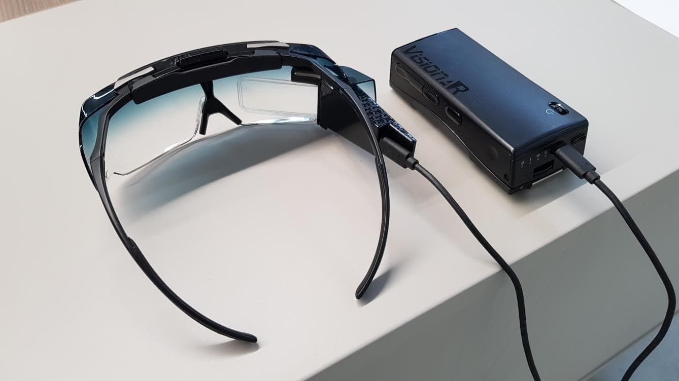 Personal Protective Equipment for eyes with augmented reality connected to Control Unit - FCC ID 2AKOLPZ0005 - UNIVET s.r.l.