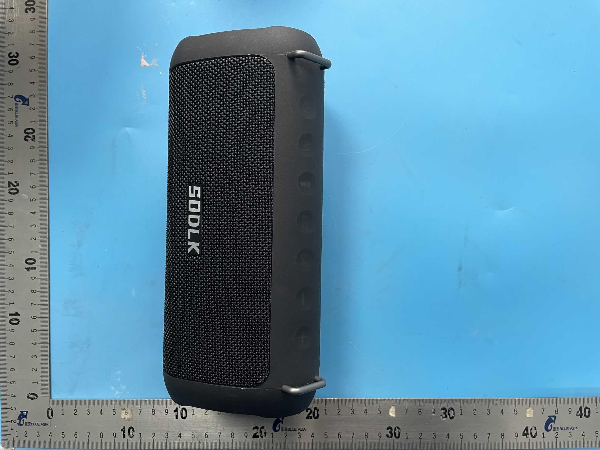 portable speaker - FCC ID 2AKRC-T18 - Shenzhen hutianmei Technology Co.,Ltd (4)