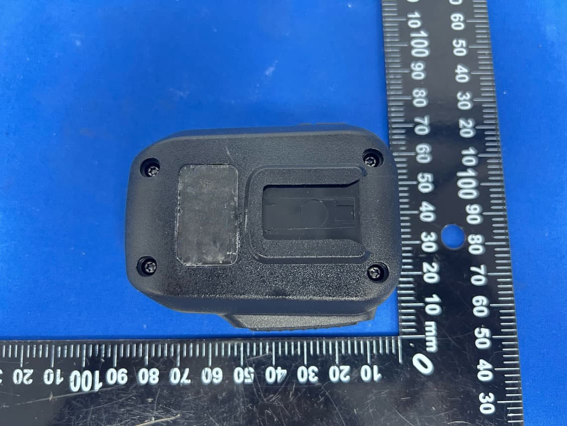 Wireless Speaker Microphone - FCC ID 2AL6T-WM500 - Quanzhou KST Electronics Co., Limited (3)
