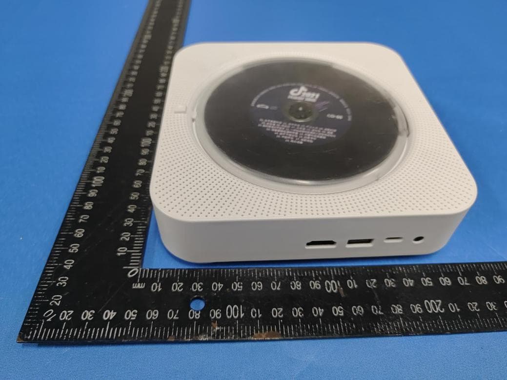 portable bluetooth DVD player - FCC ID 2AL7FFCD-D100 - Focus Industrial (HongKong) Development CO.,LIMITED (4)