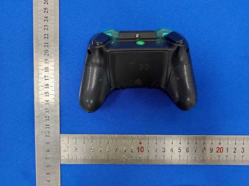 Remote control car - FCC ID 2AL7WCV-B800 - WEI SHENG DA TOYS FACTORY