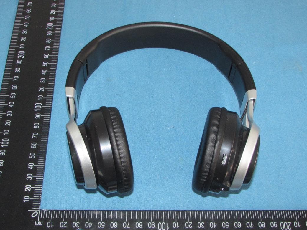 Bluetooth Headphones - FCC ID 2AL9B-BB1999 - SHENZHEN SHENGLAI TECHNOLOGY CO.,LIMITED