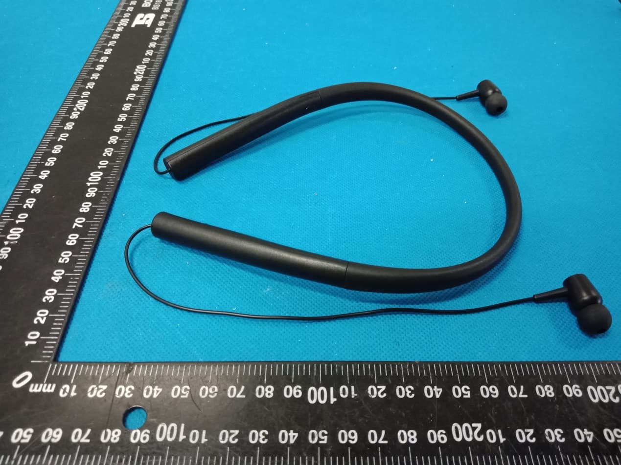 Bluetooth Neckband - FCC ID 2AL9B-NECKR - SHENZHEN SHENGLAI TECHNOLOGY CO.,LIMITED (3)