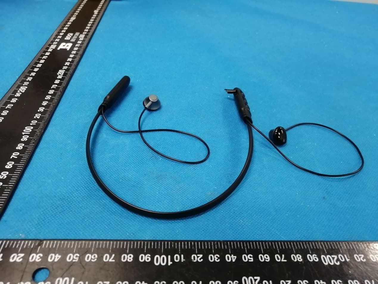 Bluetooth Neckband - FCC ID 2AL9B-NECKS - SHENZHEN SHENGLAI TECHNOLOGY CO.,LIMITED (2)