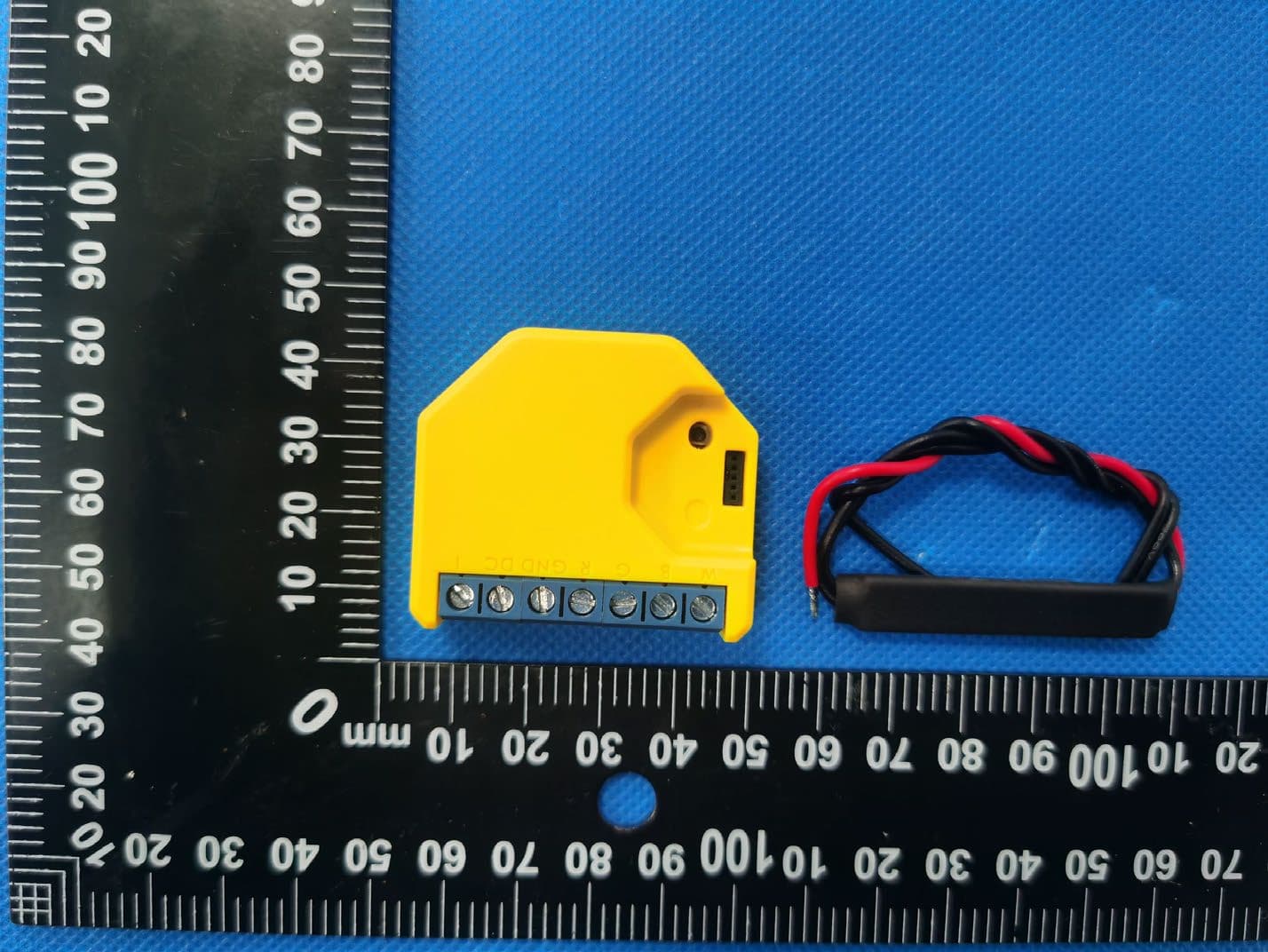 Shelly RGBW2 - FCC ID 2ALAYSHRGBW-V2 - Allterco Robotics