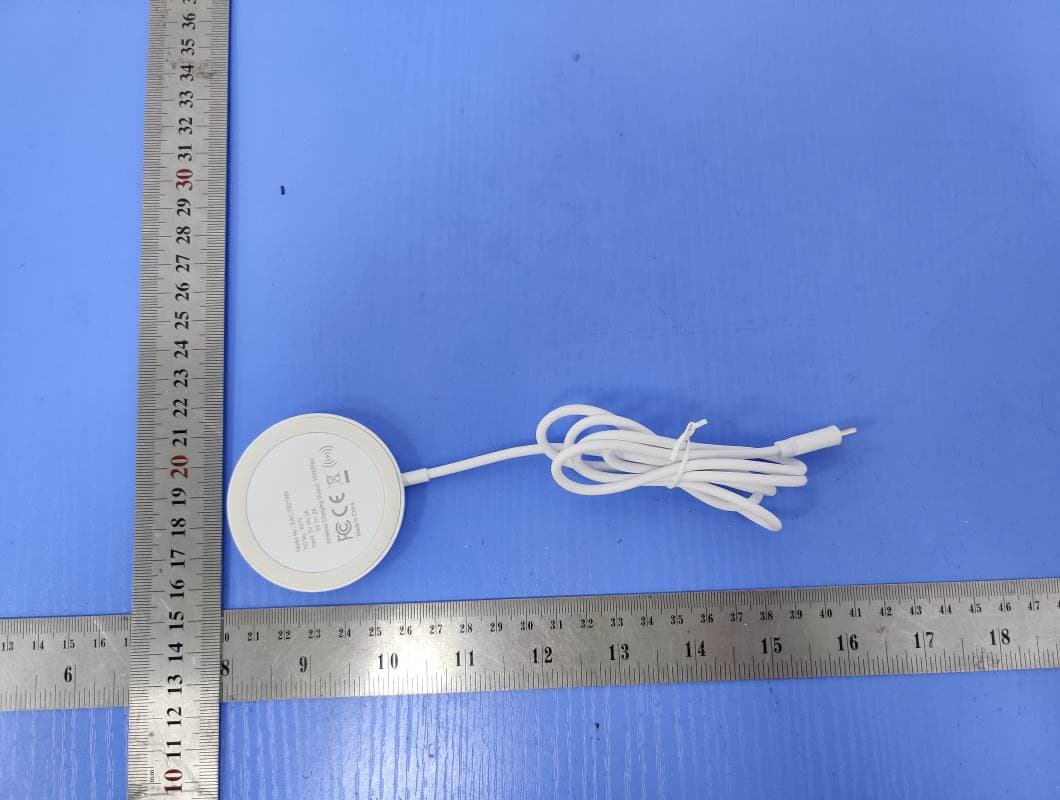 Wireless charger - FCC ID 2ALCFOT013-1 - Dongguan Xing Yue Electronic co., Ltd (2)