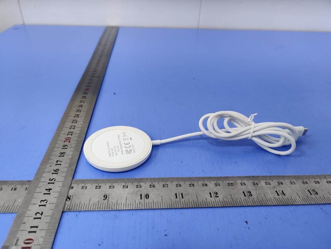 Wireless charger - FCC ID 2ALCFOT013-1 - Dongguan Xing Yue Electronic co., Ltd (3)