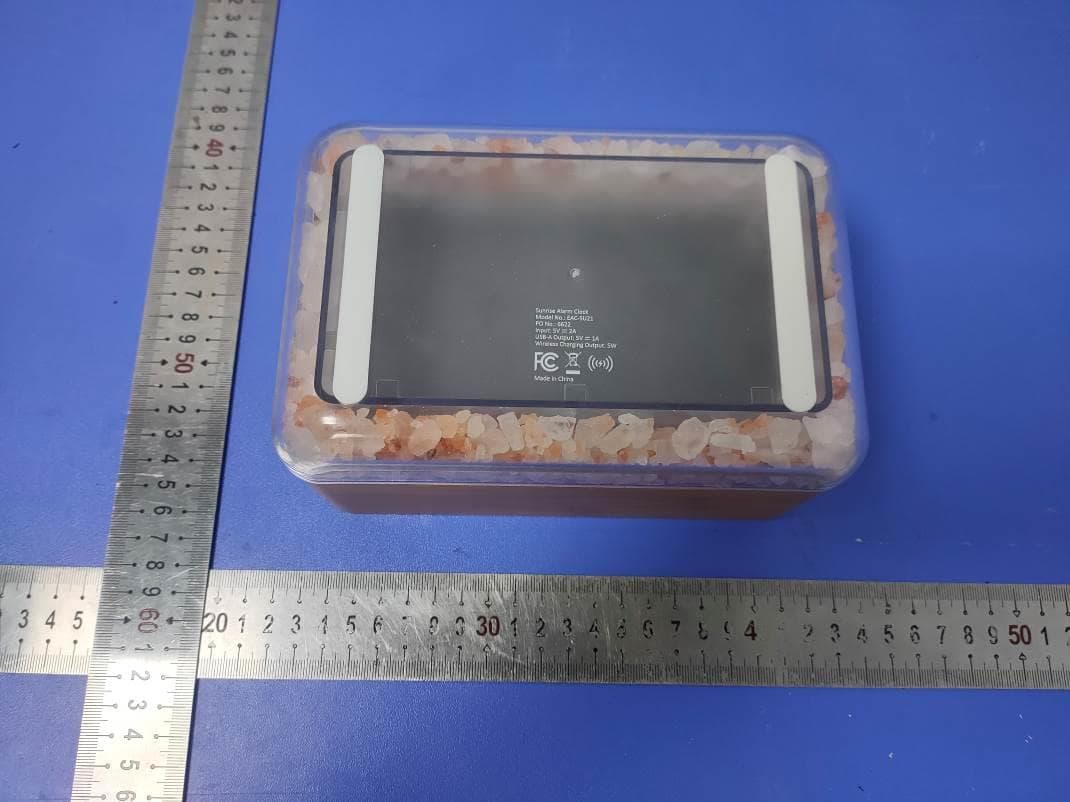 Sunrise Alarm Clock with Himalayan Salt Lamp & Wireless Charger - FCC ID 2ALCFXO-9917 - Dongguan Xing Yue Electronic co., Ltd (3)
