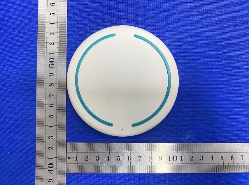 Wireless charger - FCC ID 2ALCFXY-PR019 - Dongguan Xing Yue Electronic co., Ltd