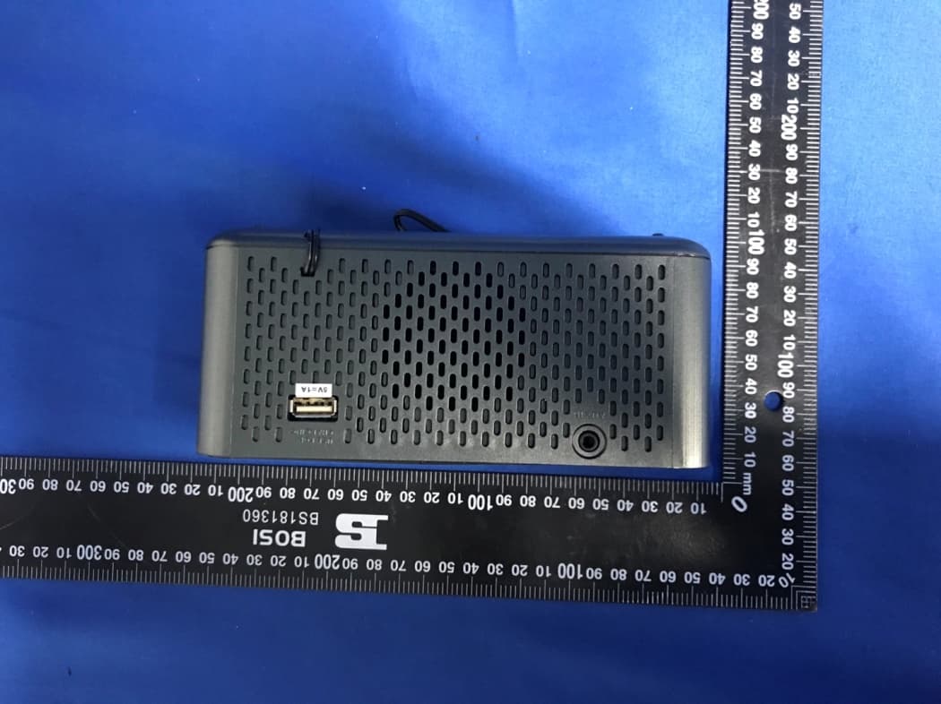 Alarm Clock Radio - FCC ID 2ALCVER100201 - Emerson Radio Corp. (3)