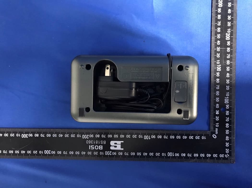 Alarm Clock Radio - FCC ID 2ALCVER100201 - Emerson Radio Corp. (4)