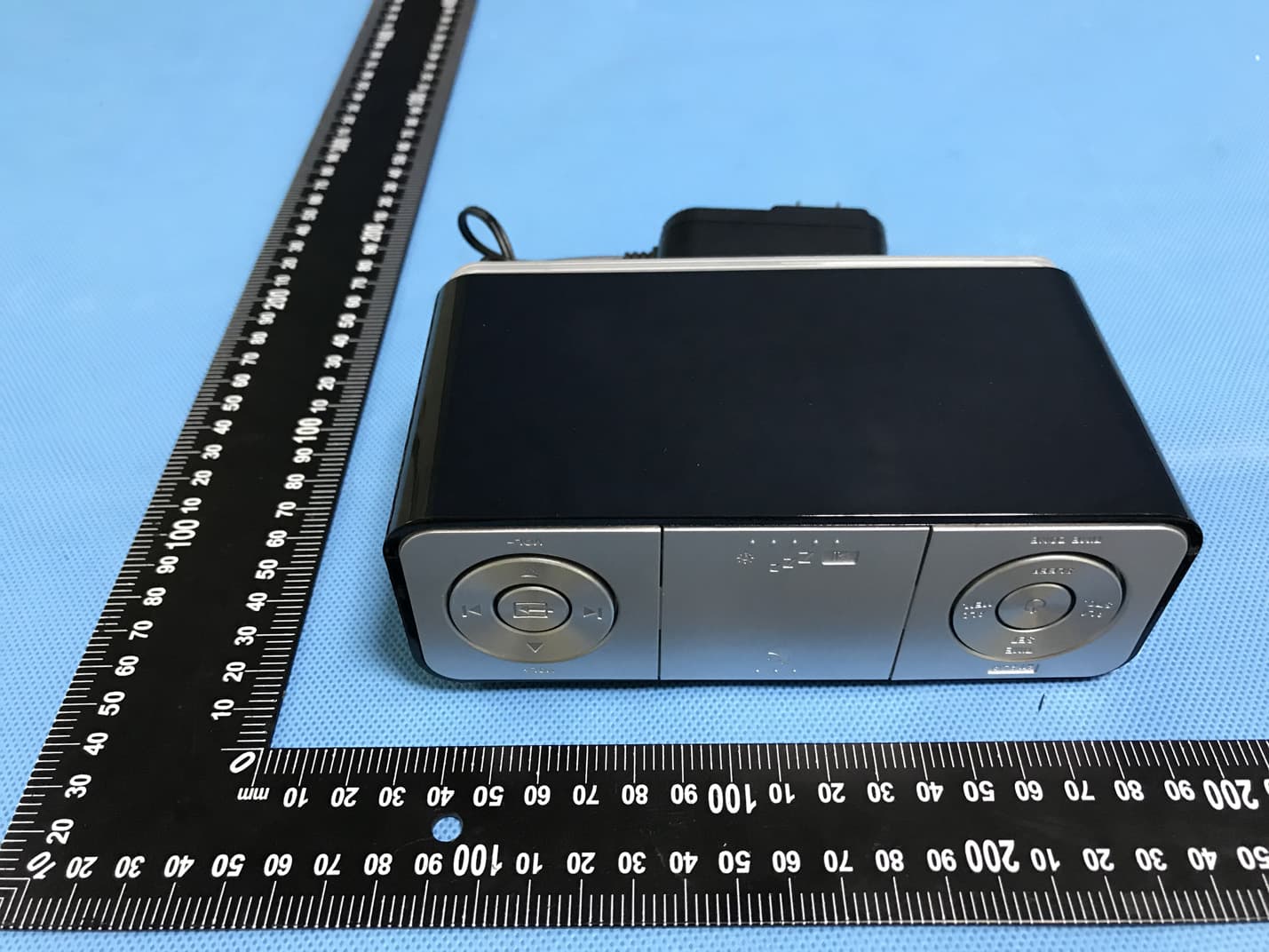 Alarm Clock Radio with Bluetooth - FCC ID 2ALCVER100301 - Emerson Radio Corp. (5)