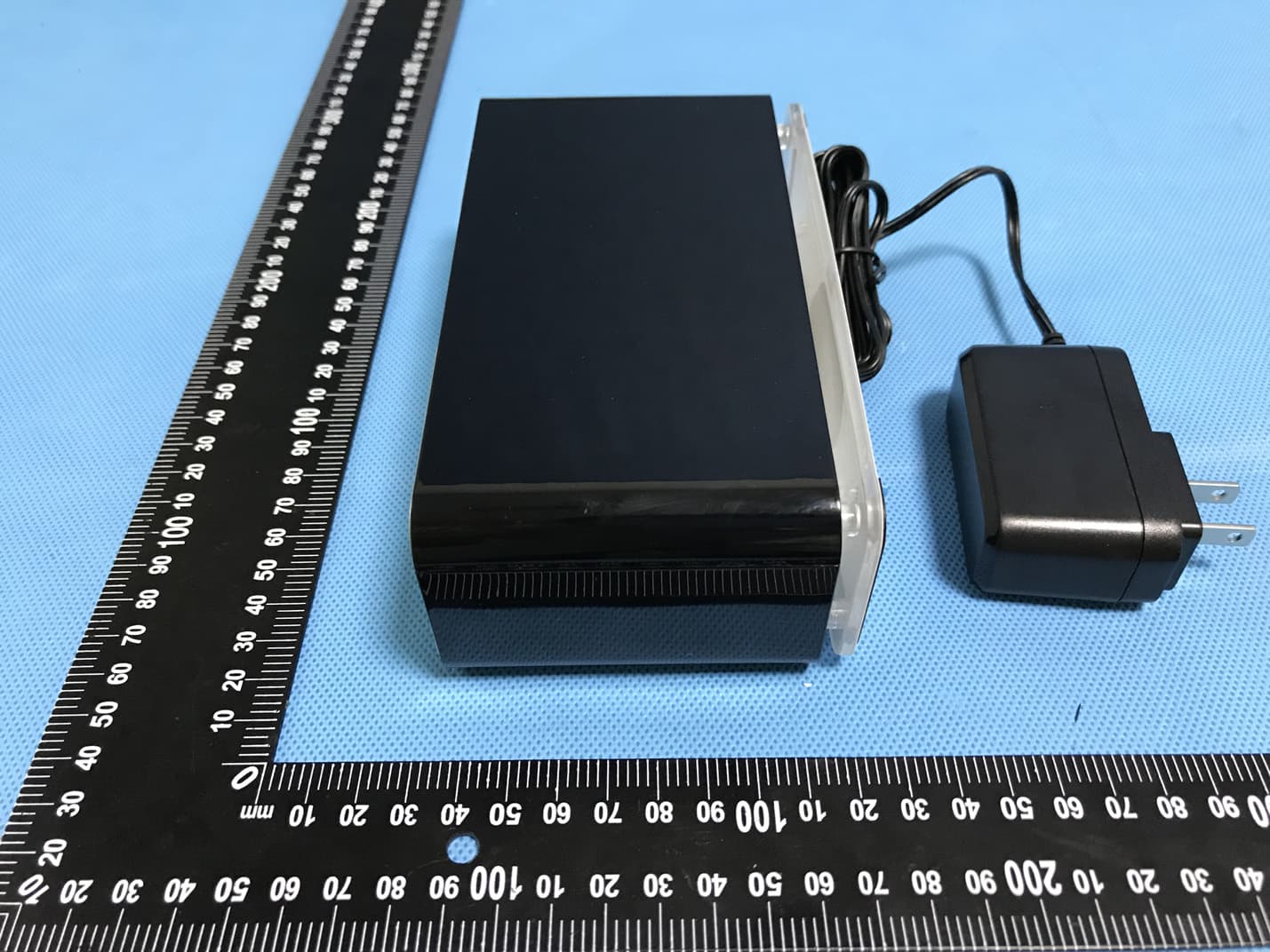 Alarm Clock Radio with Bluetooth - FCC ID 2ALCVER100301 - Emerson Radio Corp. (4)