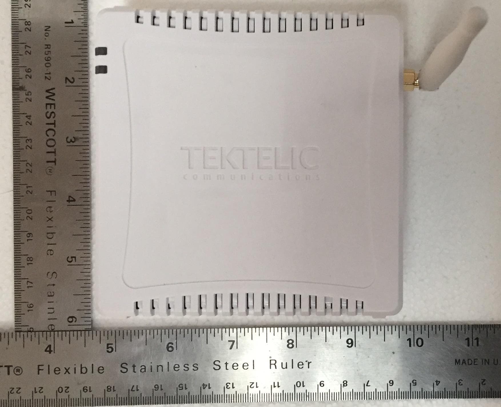 Kona Micro PoE Gateway is a LoRa base station - FCC ID 2ALEPT0006600 - TEKTELIC Communications Incorporated (2)