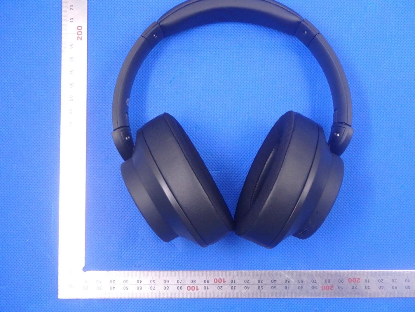 Bluetooth headphones - FCC ID 2ALHZBT-1090 - KO-STAR DEVELOPMENT CO.,LTD