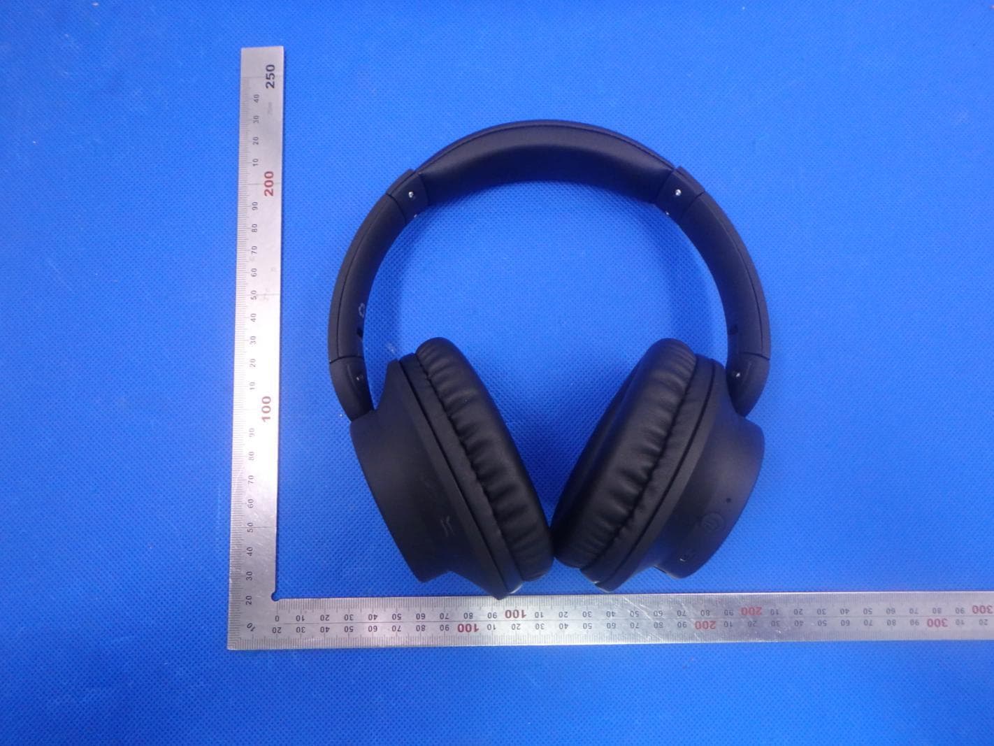 Bluetooth headphones - FCC ID 2ALHZBT-1094 - KO-STAR DEVELOPMENT CO.,LTD