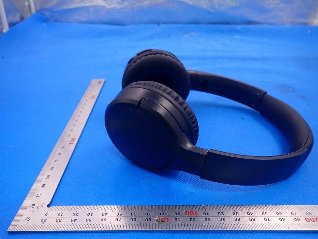 Bluetooth headphones - FCC ID 2ALHZBT-1700 - KO-STAR DEVELOPMENT CO.,LTD (5)