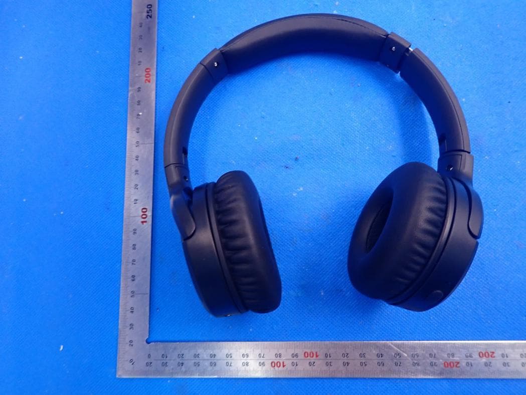 Bluetooth headphones - FCC ID 2ALHZNB-1700 - KO-STAR DEVELOPMENT CO.,LTD (3)
