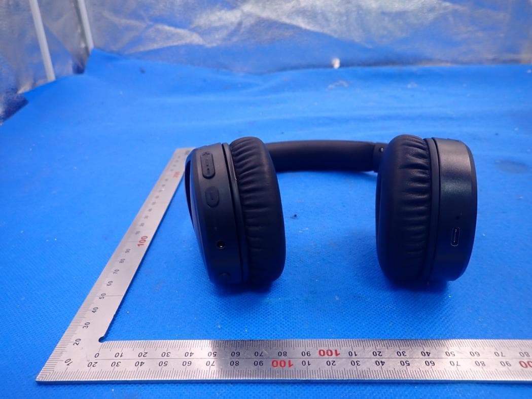 Bluetooth headphones - FCC ID 2ALHZNB-1700 - KO-STAR DEVELOPMENT CO.,LTD (5)