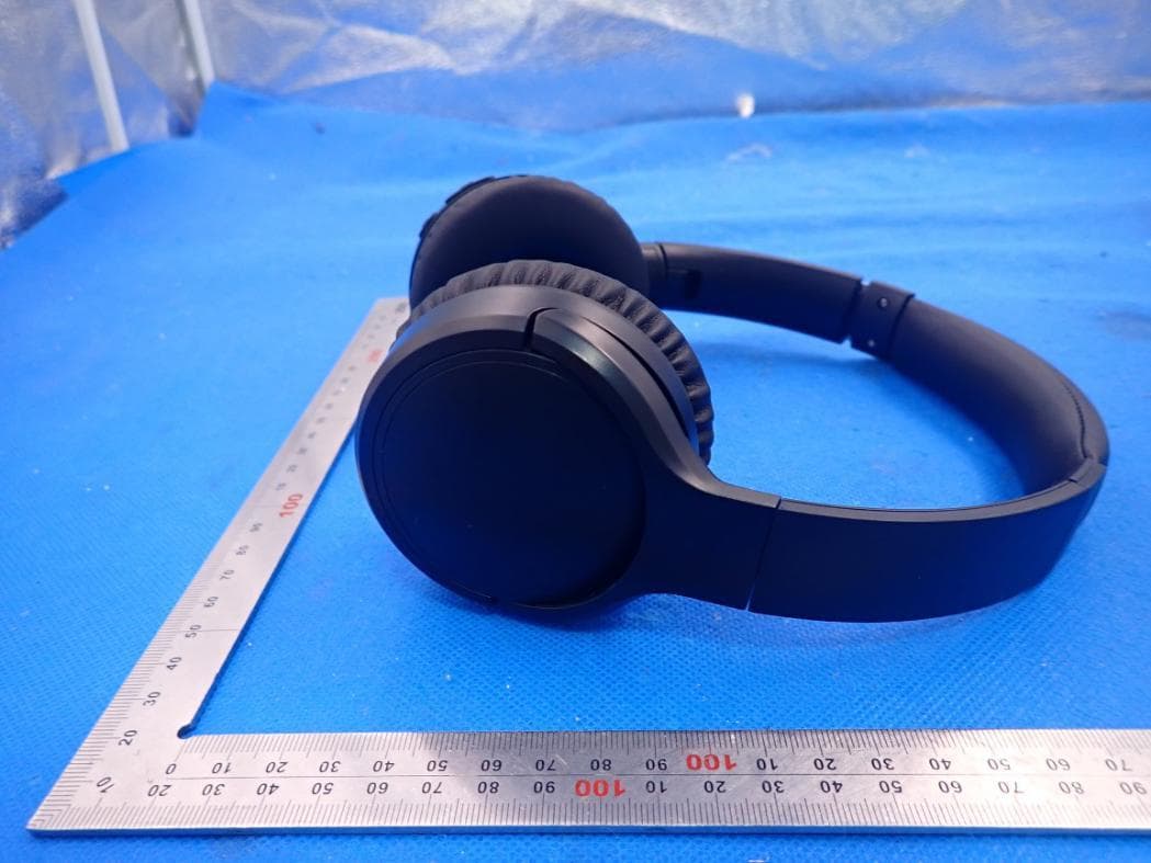 Bluetooth headphones - FCC ID 2ALHZNB-1700 - KO-STAR DEVELOPMENT CO.,LTD (4)