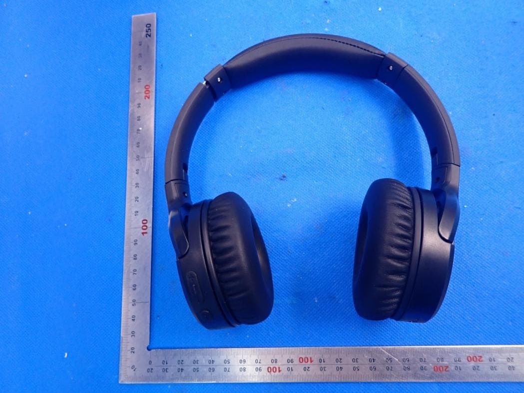 Bluetooth headphones - FCC ID 2ALHZNB-1700 - KO-STAR DEVELOPMENT CO.,LTD (2)