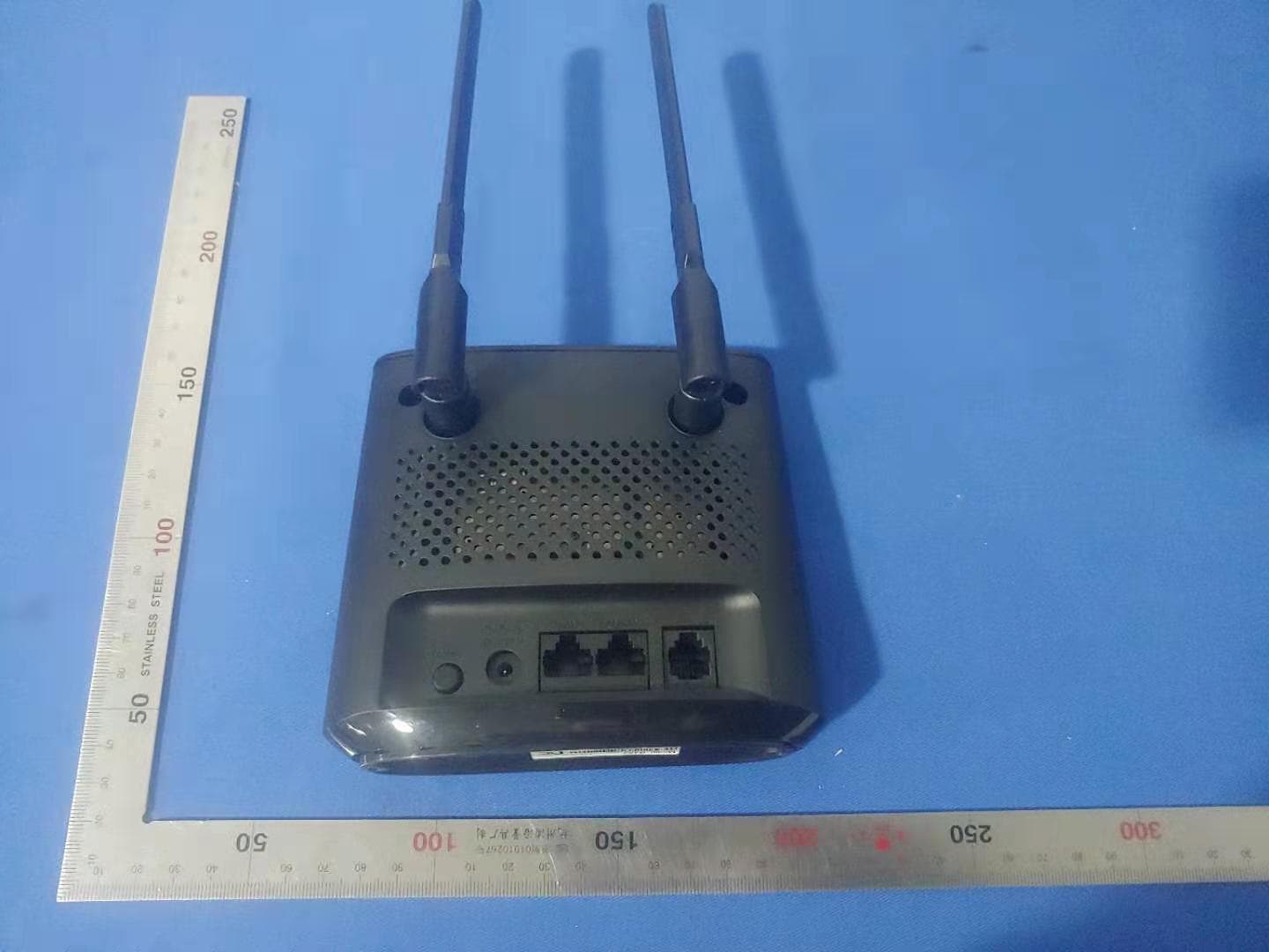 Router - FCC ID 2ALJJR402 - PCD, LLC (4)